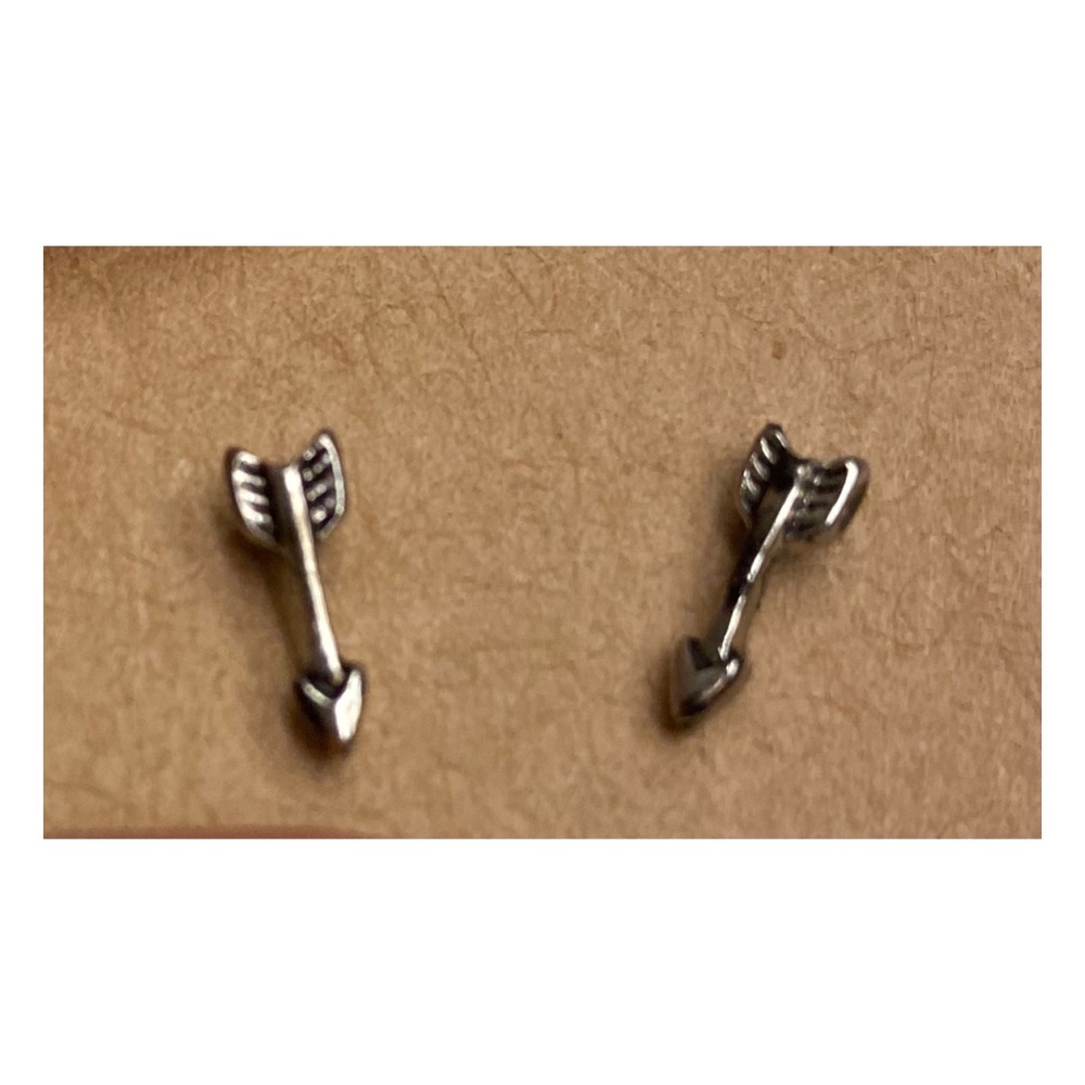 ➹ Silver Arrow Earrings ➷